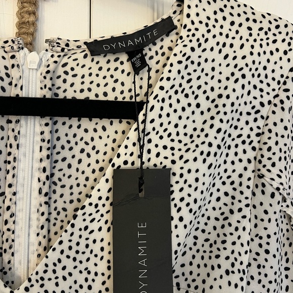 Dynamite Summer Romper - Picture 2 of 2